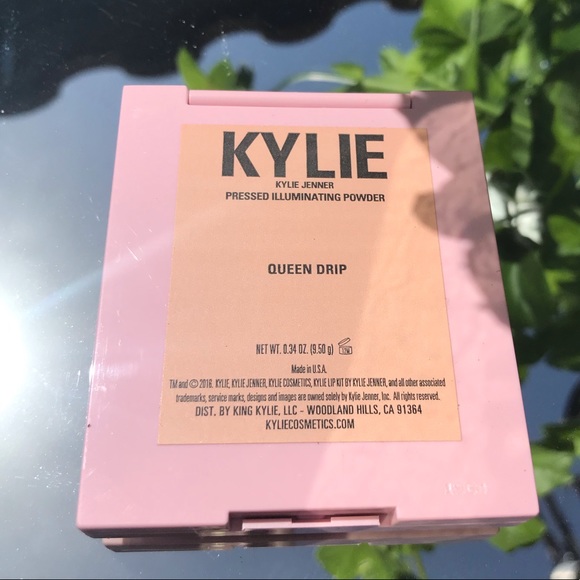 QUEEN DRIP Highlighter Illuminating Powder - Picture 5 of 12